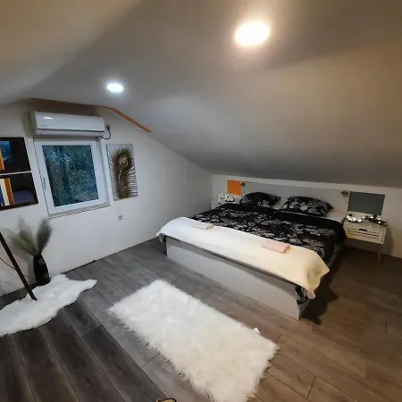 Mountain House Brutusi 18 Trnovo