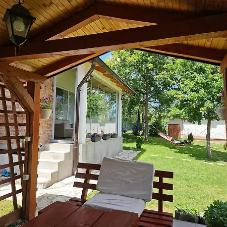 Mountain House Brutusi 18 *